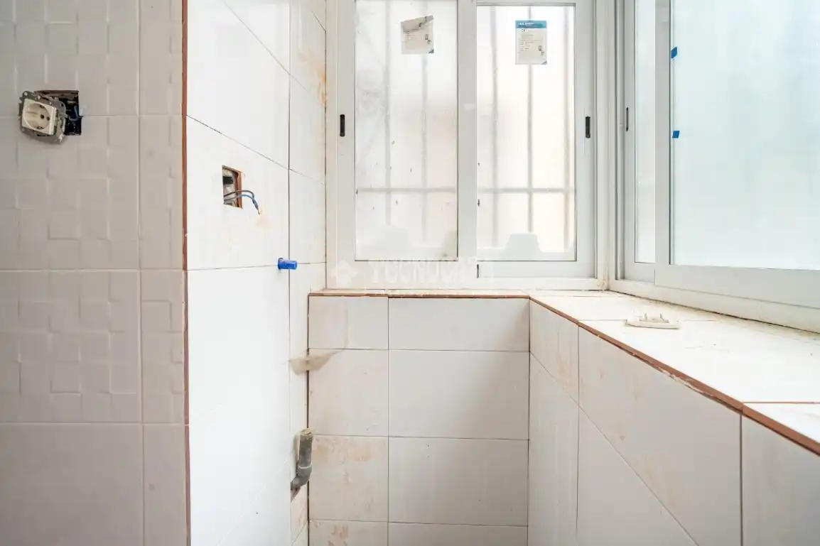 Bathroom of Flat for sale in Granada