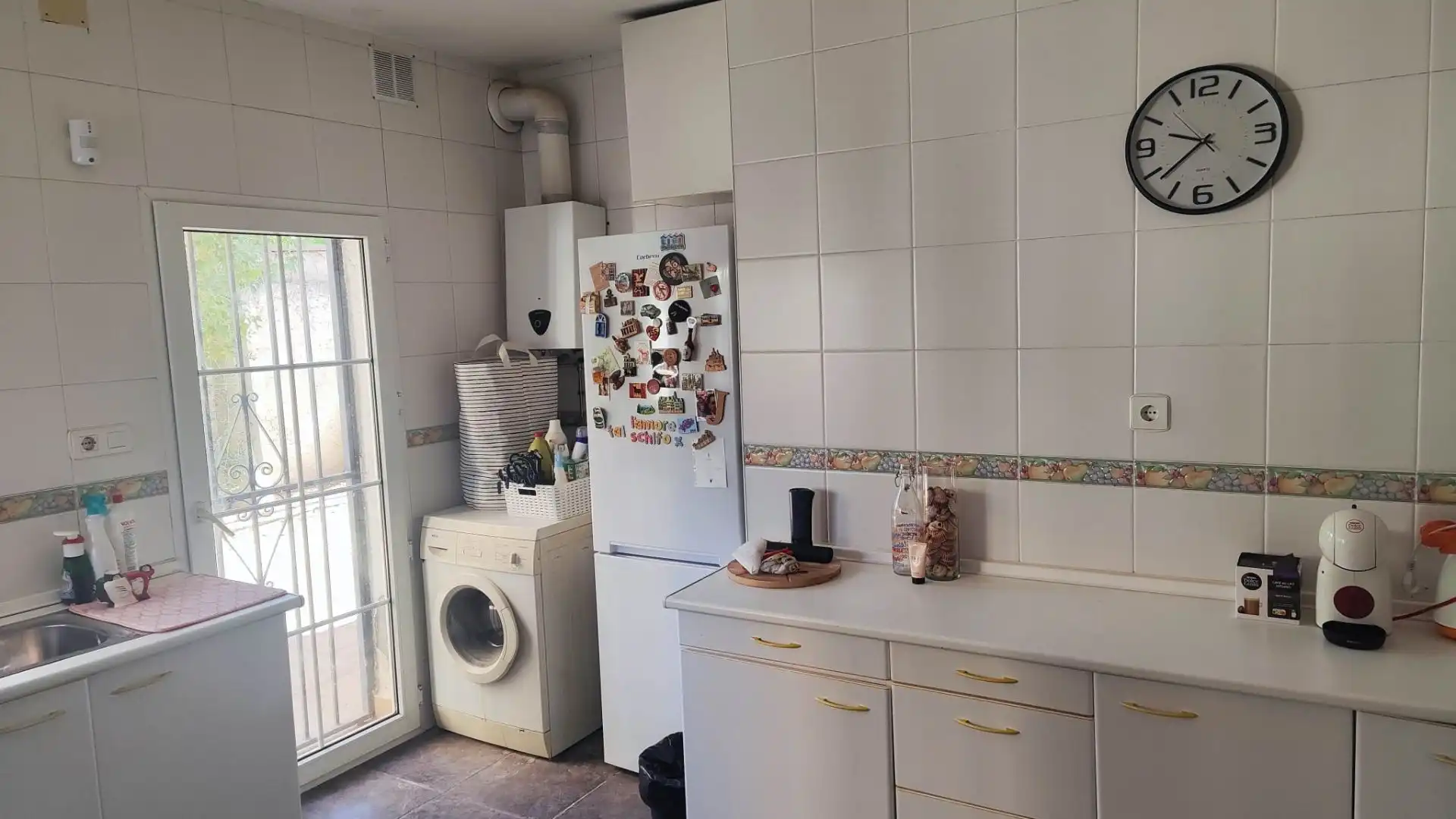 Cuina de Casa o xalet en venda en Torremolinos amb Terrassa, Traster i Piscina