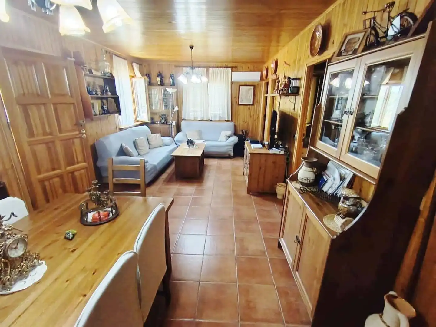 Sala de estar de Casa o chalet en venta en Otero con Aire acondicionado, Terraza y Piscina