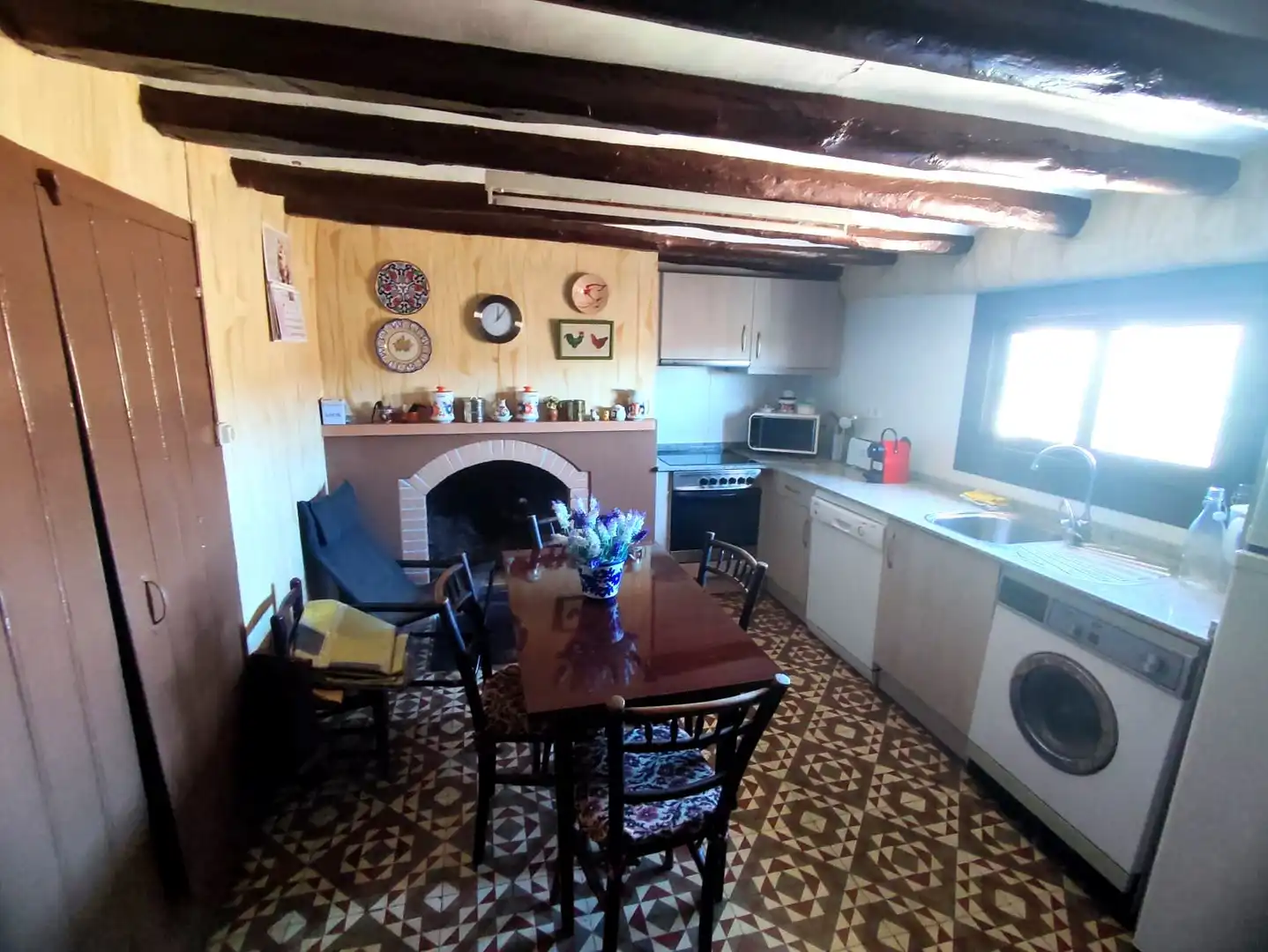 Küche von Einfamilien-Reihenhaus zum Verkauf in Azlor mit Terrasse, Abstellraum und Balkon