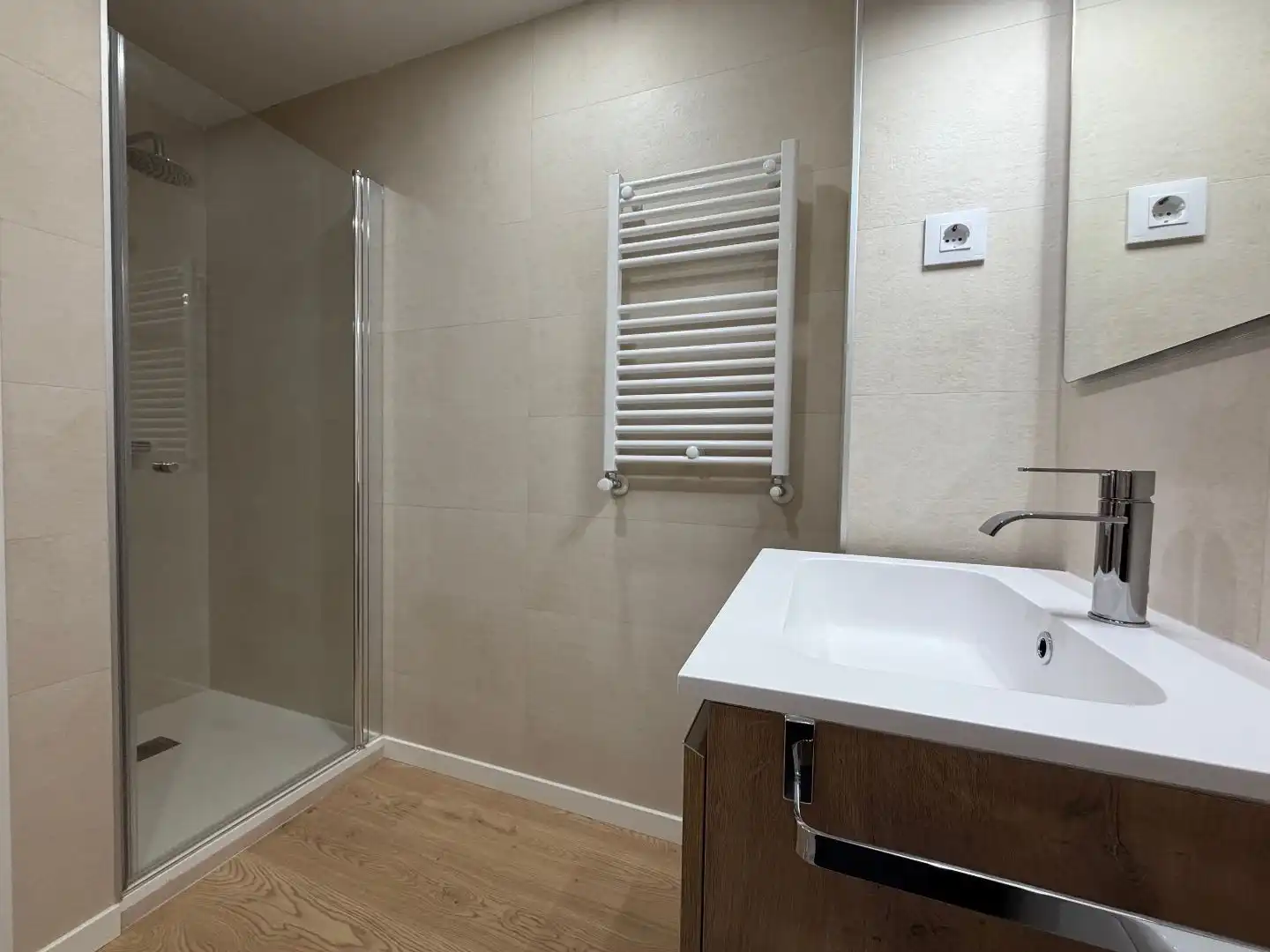 Bathroom of Flat for sale in Getafe  with Air Conditioner and Terrace
