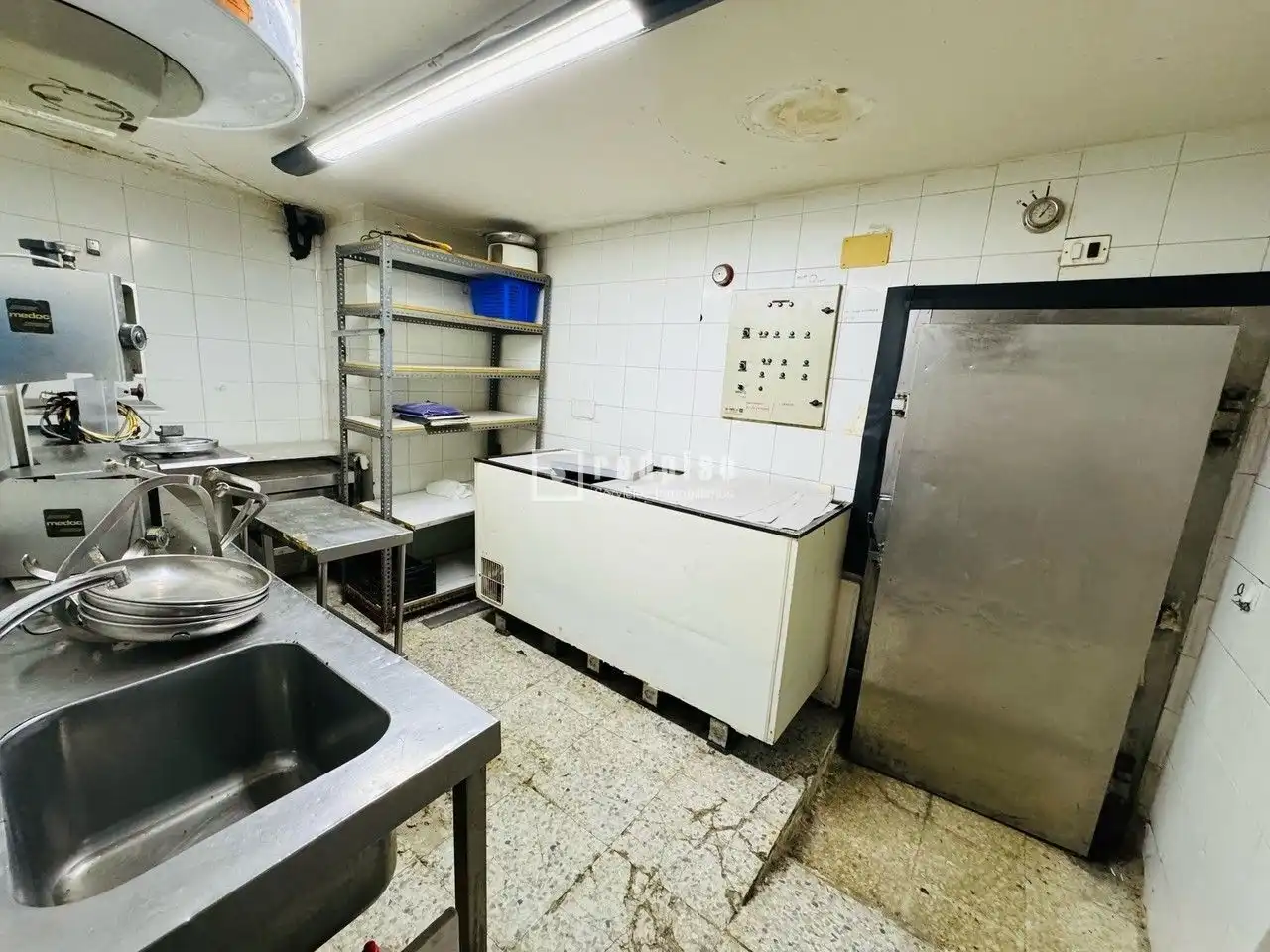 Cocina de Local en venta en Fuenlabrada con Terraza