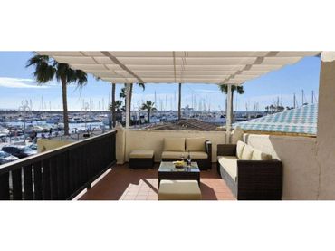 Apartament amb balcó en venda a Puerto Marina