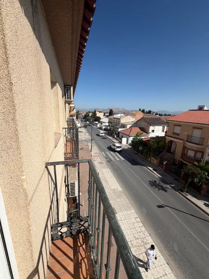 Vista exterior de Apartament de lloguer en Cúllar Vega amb Moblat, Rentadora i Microones