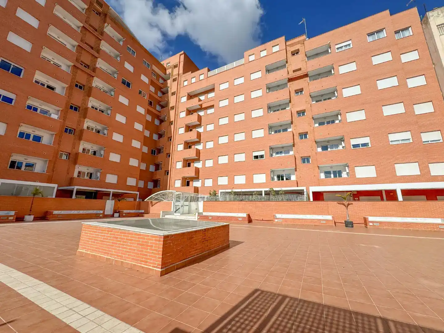 Vista exterior de Pis de lloguer en Cartagena amb Aire condicionat, Piscina i Balcó