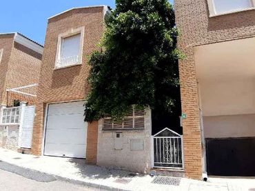Maison mitoyenne avec jardin à vendre à Calle el Greco 9
