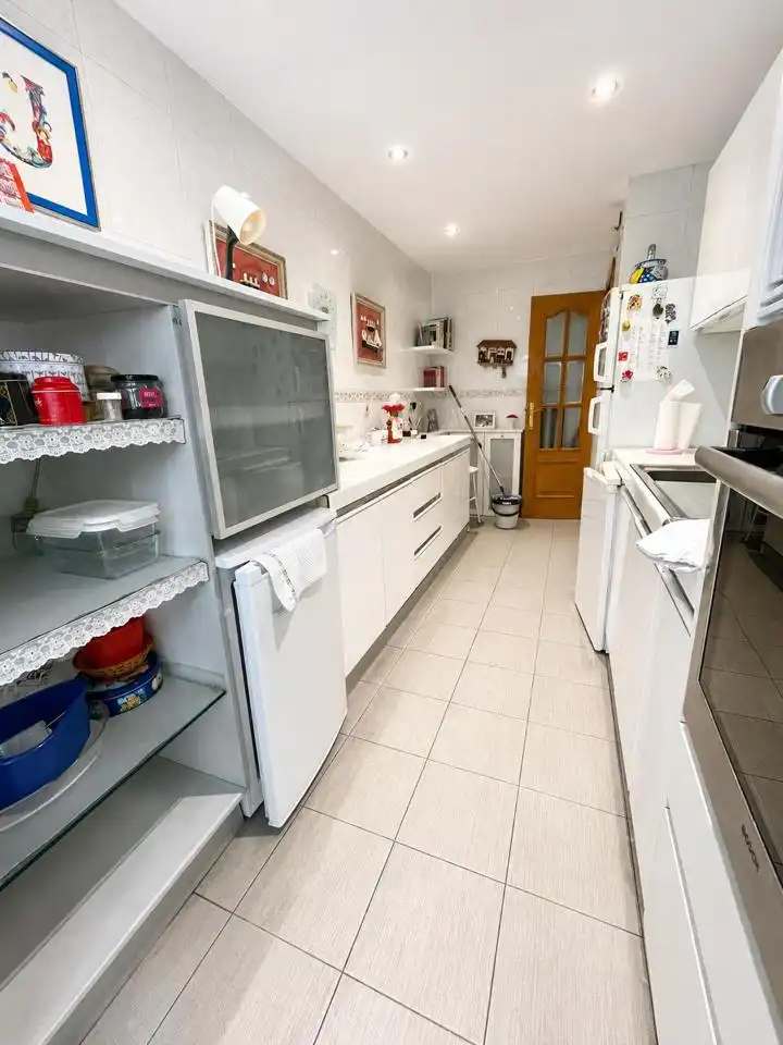 Cocina de Piso en venta en Madrid con Calefacción, Jardín privado y Parquet