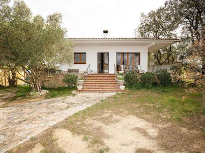 Vista exterior de Casa o xalet en venda en Llagostera amb Calefacció, Jardí privat i Terrassa