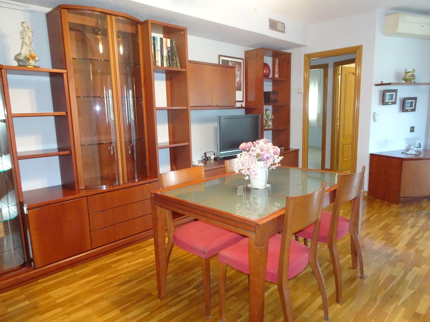 Menjador de Pis en venda en Badalona amb Aire condicionat, Calefacció i Parquet