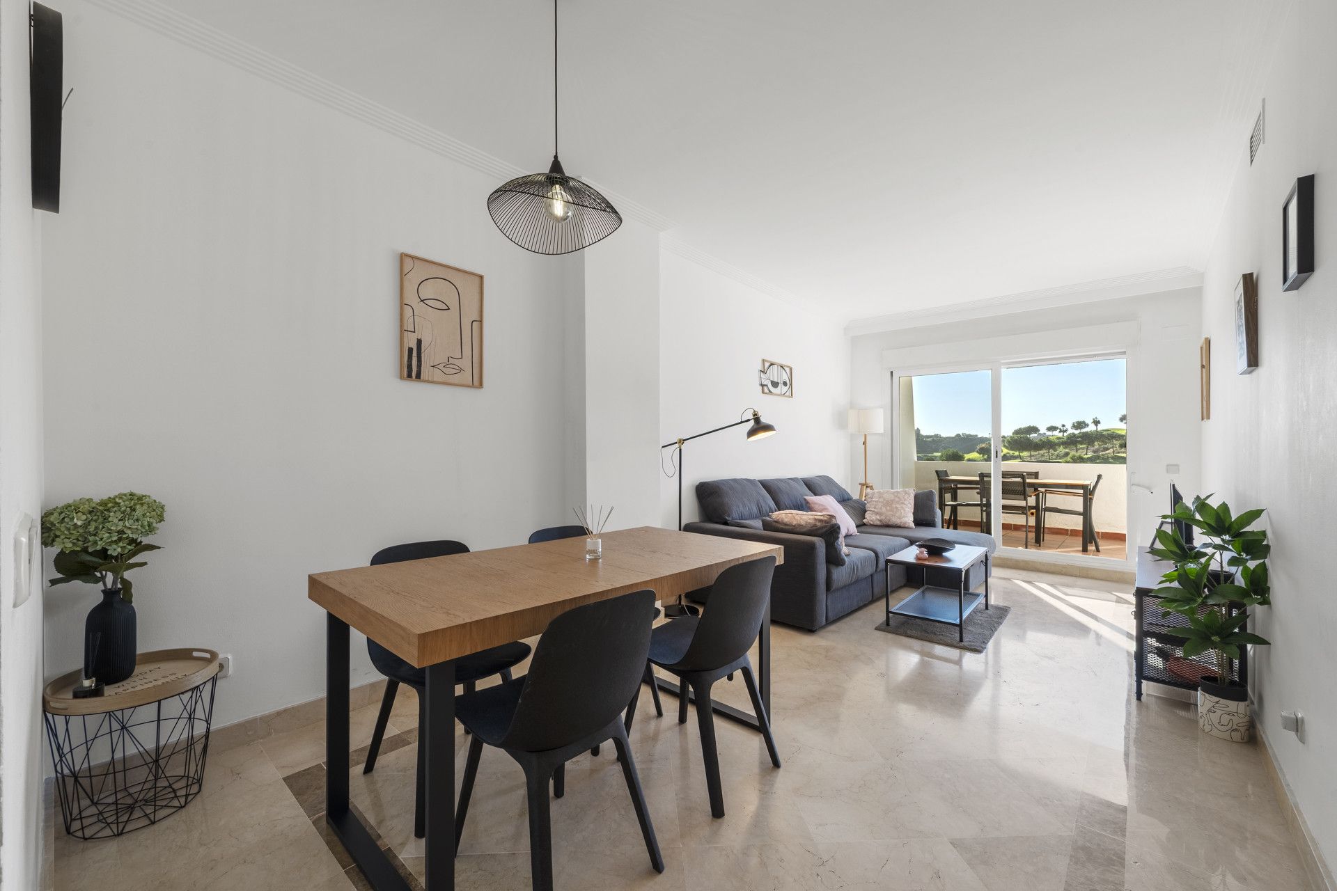 Living room of Apartment for sale in Mijas  with Air Conditioner, Terrace and Swimming Pool