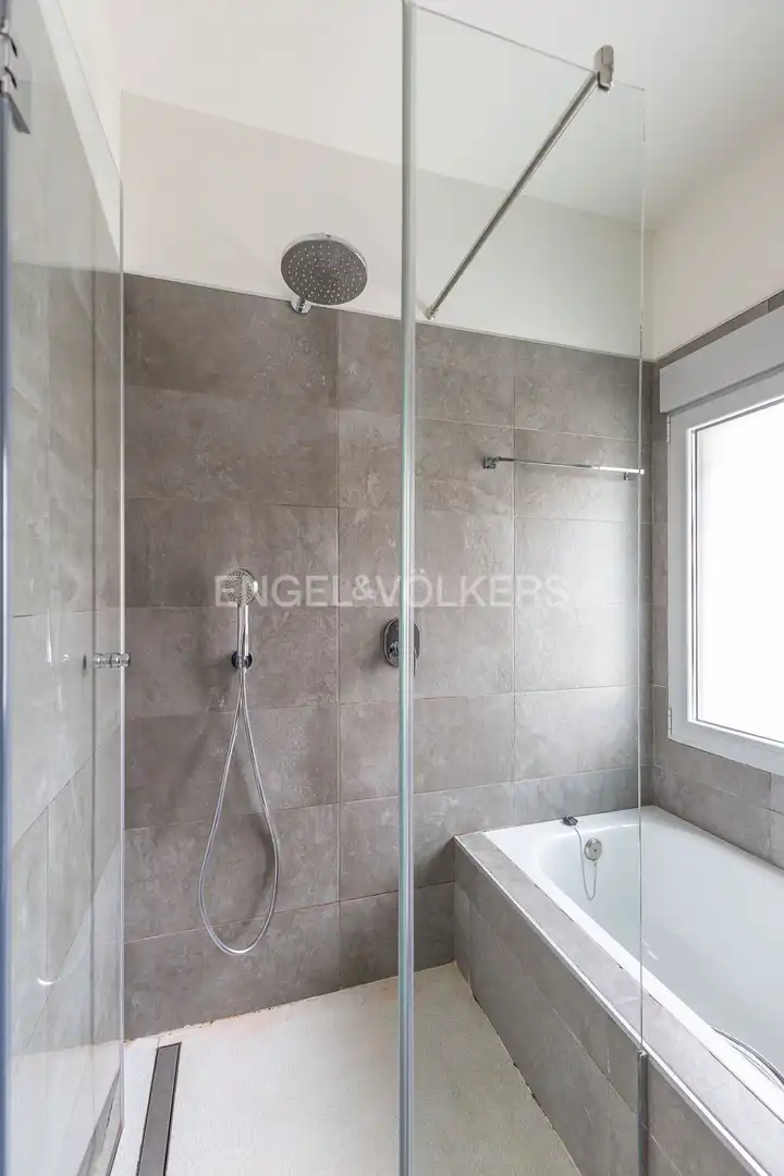 Badezimmer von Wohnung zur Miete in Chamartín