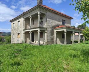 Vista exterior de Casa o xalet en venda en Santiago de Compostela  amb Jardí privat i Terrassa