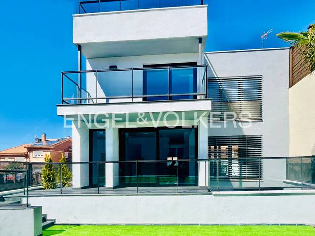 Casa-chalet en Venta en Los Valles - Sanz Vázquez - El Fuerte