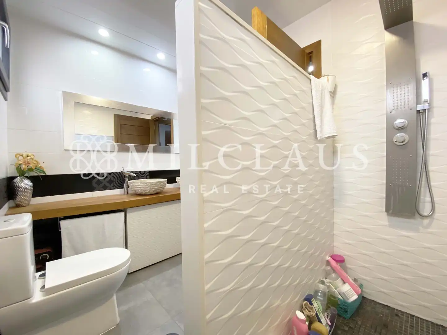 Badezimmer von Haus oder Chalet zum Verkauf in Lliçà d'Amunt mit Klimaanlage, Heizung und Privatgarten