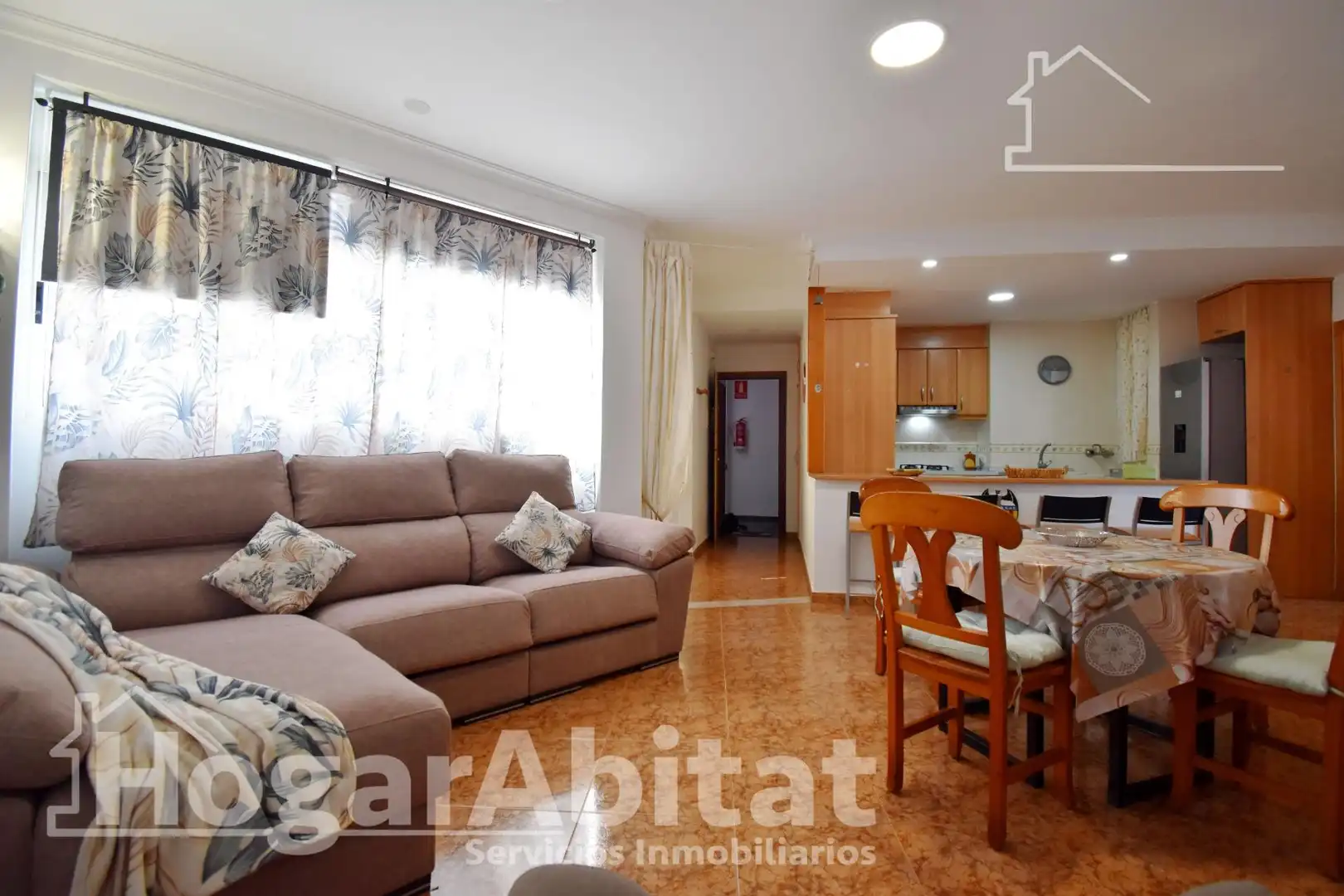 Sala d'estar de Pis de lloguer en Oliva amb Aire condicionat, Calefacció i Terrassa