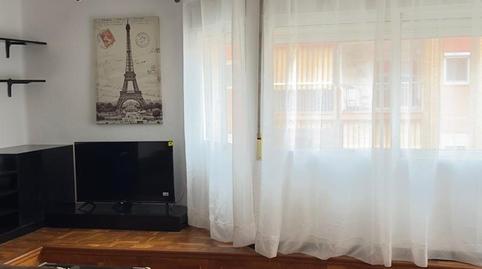 Photo 2 of Flat to rent in Del Maestrat, Avenida de Abril - 9 de Octubre, Sagunto / Sagunt