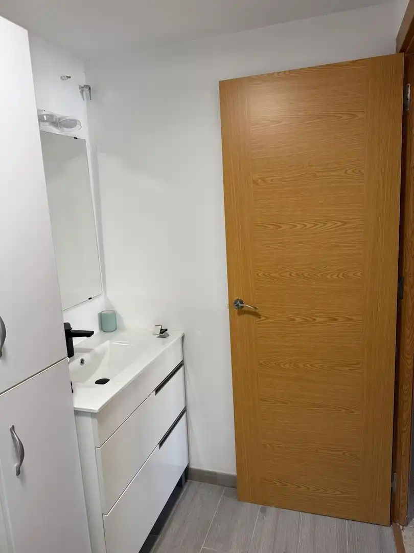 Bathroom of Flat for share in Granada  with Air Conditioner, Terrace and Furnished