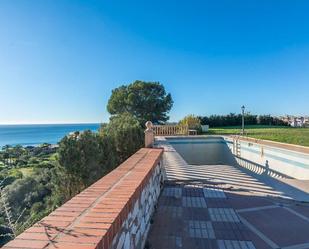 Piscina de Casa o xalet en venda en Benalmádena amb Aire condicionat, Jardí privat i Terrassa