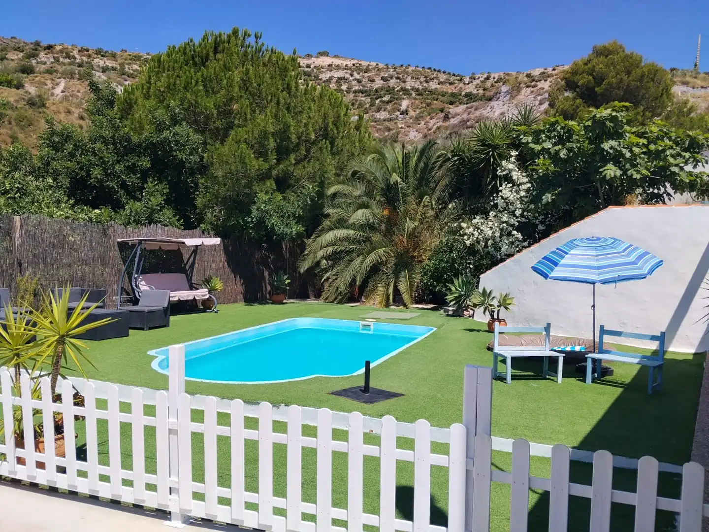 Piscina de Casa o chalet de alquiler en Vélez de Benaudalla con Aire acondicionado, Jardín privado y Terraza