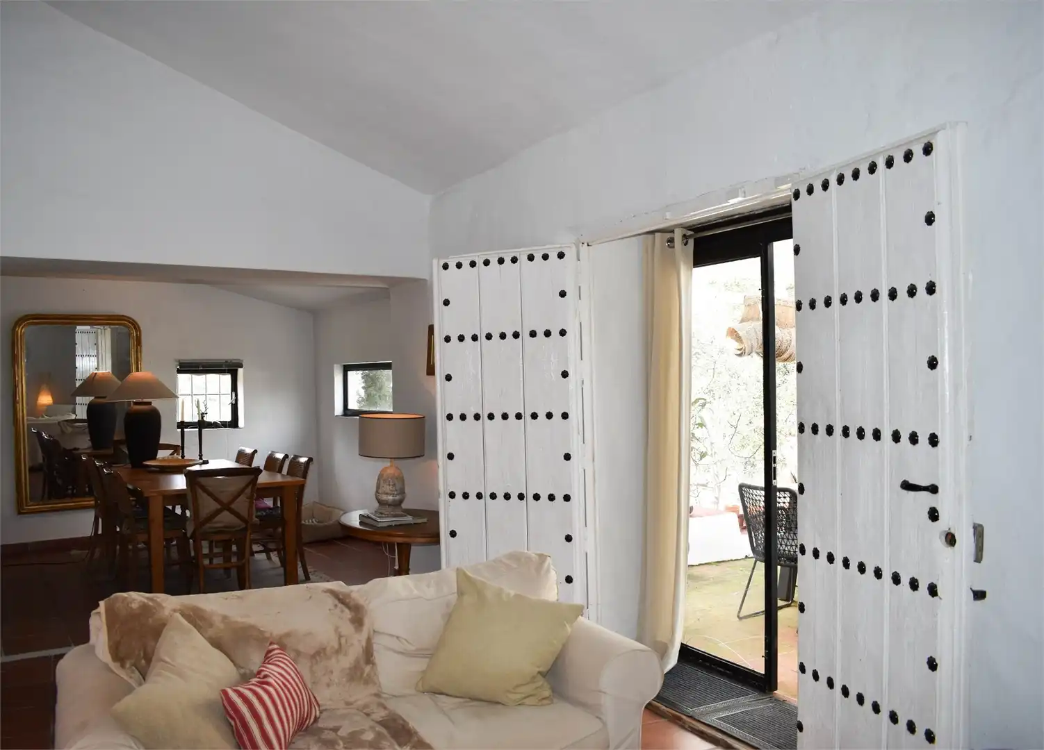 Sala d'estar de Casa o xalet en venda en Arenas amb Aire condicionat, Jardí privat i Terrassa