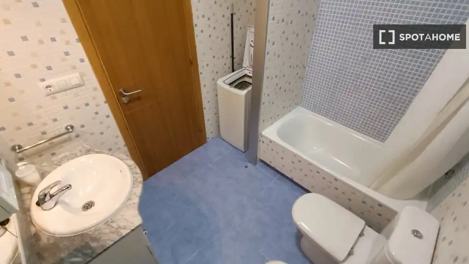 Bany de Apartament per a compartir en Vigo  amb Aire condicionat, Terrassa i Moblat