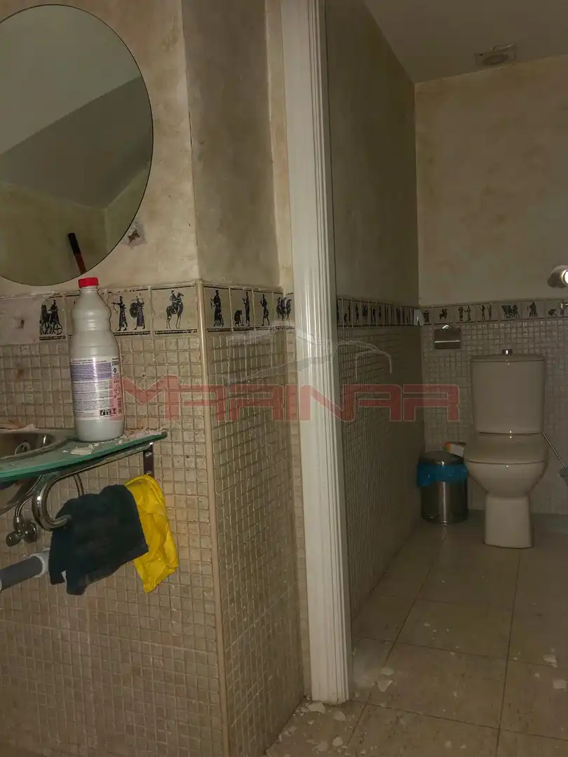 Bathroom of Commercial properties for sale in Aranjuez  with Air Conditioner