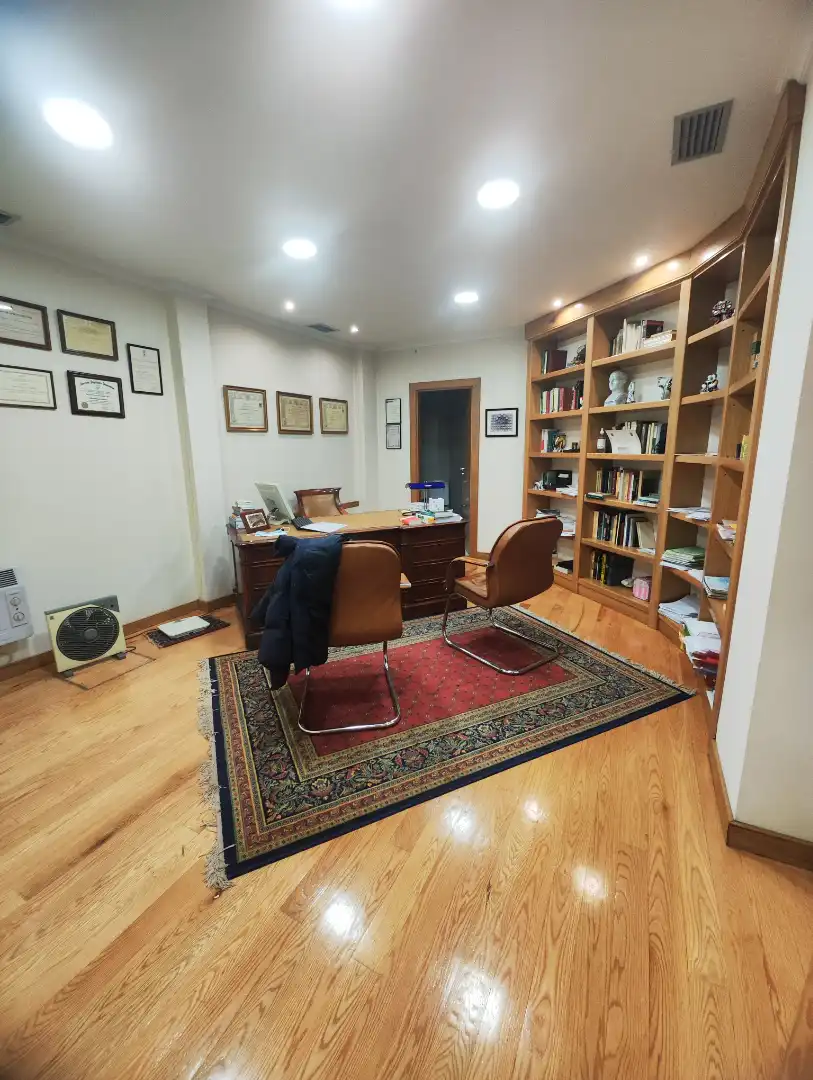 Commercial properties for sale in Santiago de Compostela   with Heating, Parquet flooring and Furnished