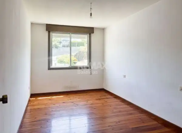 Schlafzimmer von Wohnung zum Verkauf in Nigrán mit Privatgarten und Abstellraum
