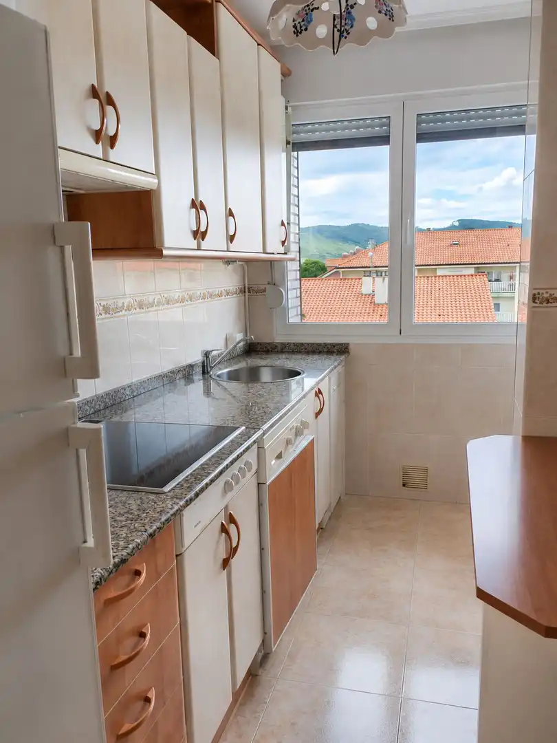 Cuina de Pis en venda en Meruelo amb Calefacció, Moblat i Balcó