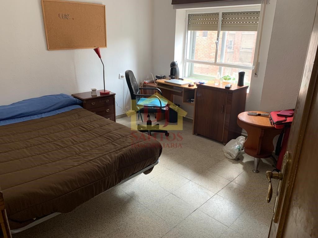 Dormitori de Pis per a compartir en Salamanca Capital amb Calefacció i Moblat