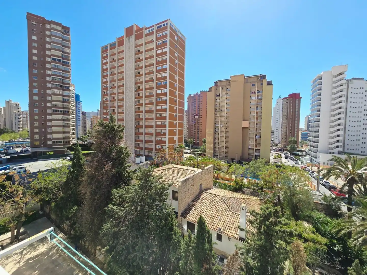 Vista exterior de Apartament en venda en Benidorm amb Aire condicionat, Moblat i Piscina comunitària