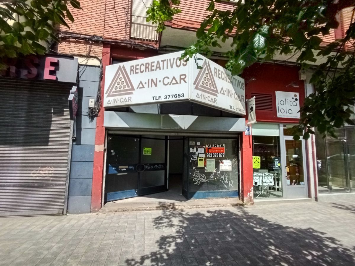 Vista exterior de Local en venda en Valladolid Capital