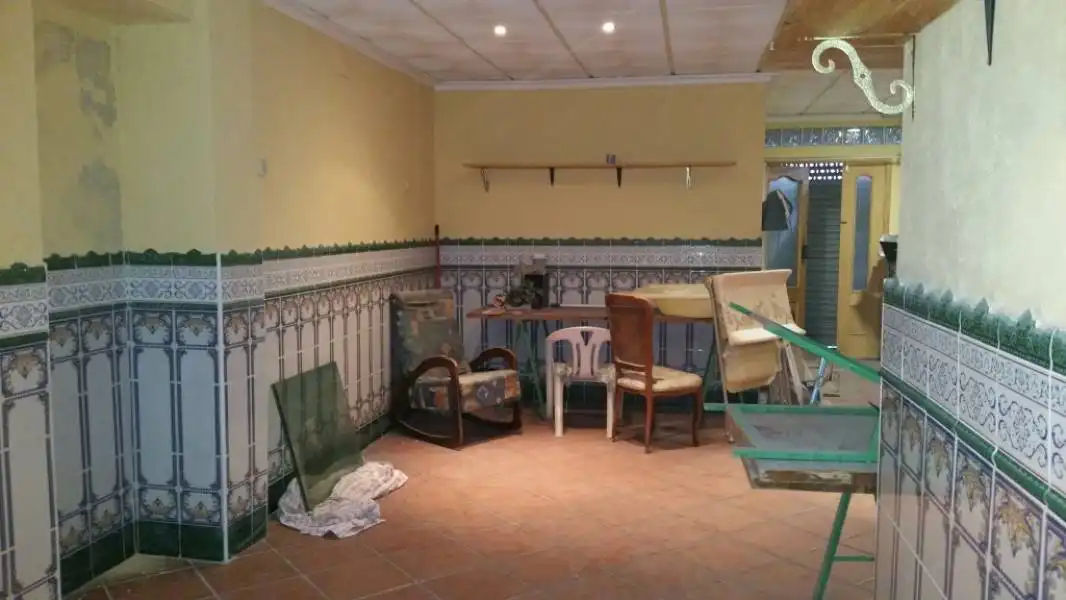 Local comercial en venta en Calle VALENCIA