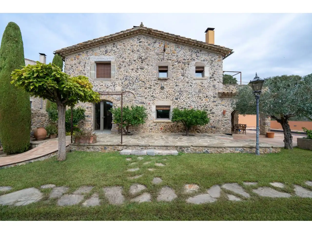 Vista exterior de Finca rústica de lloguer en Garrigàs, Girona