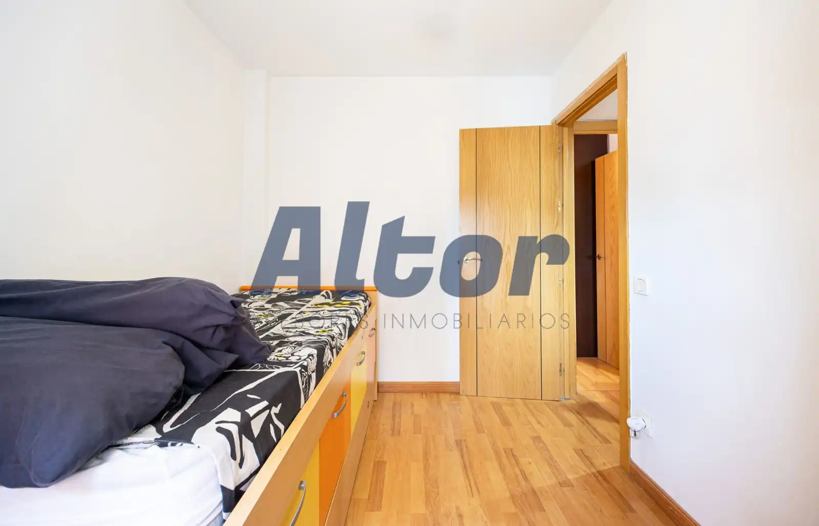 Bedroom of Flat for sale in Fuenlabrada  with Heating, Terrace and Swimming Pool