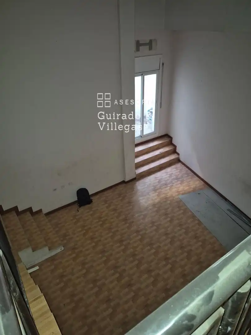 Dúplex en venta en Terrassa con Terraza y Alarma