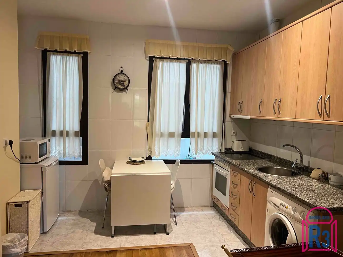 Kitchen of Apartments for sale in León Capital   with Heating and Storage room