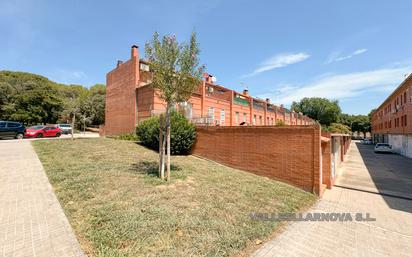 Exterior view of House or chalet for sale in Mollet del Vallès  with Air Conditioner and Terrace