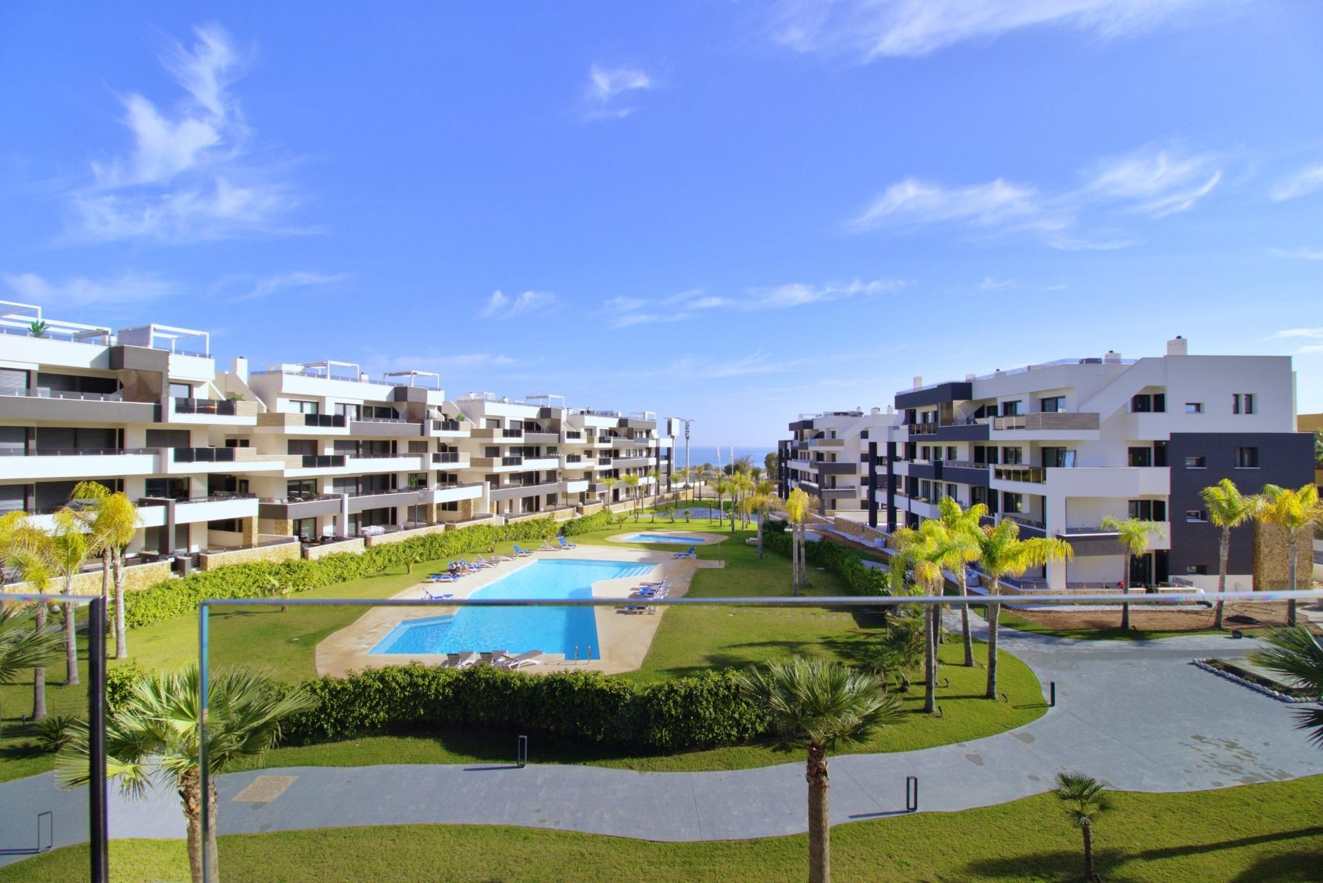 Exterior view of Apartment for sale in Orihuela  with Air Conditioner, Private garden and Terrace