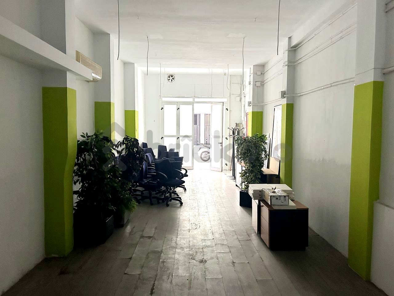 Premises for sale in  Barcelona Capital