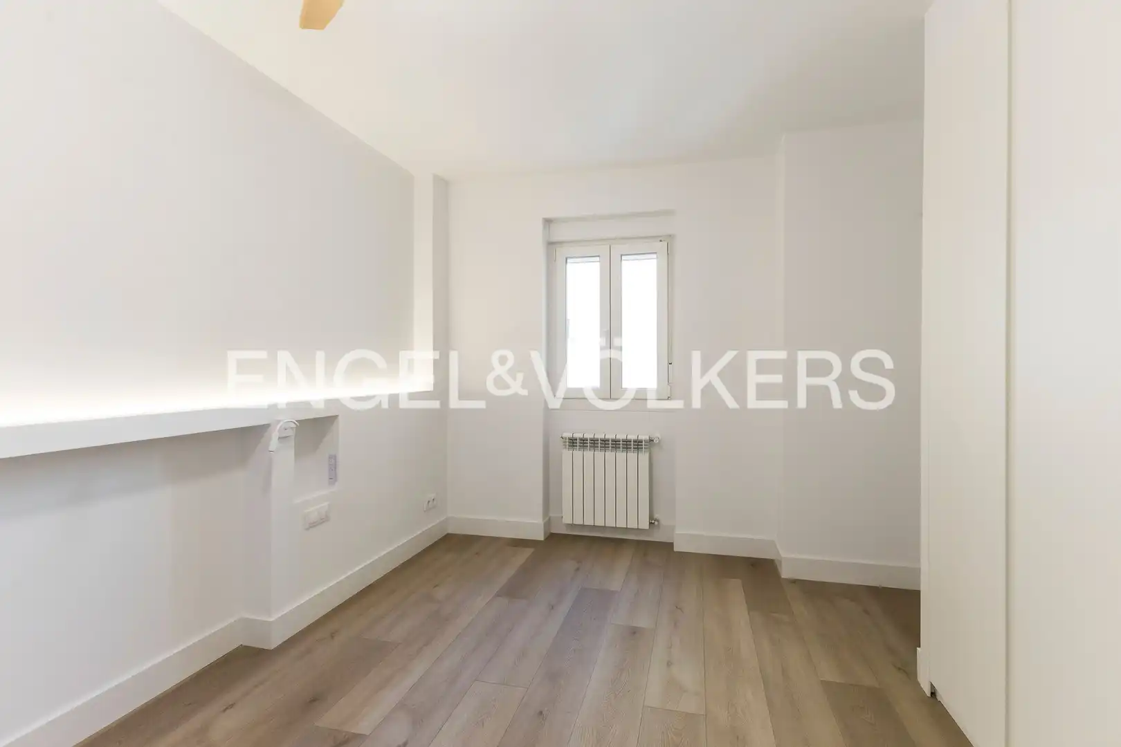 Schlafzimmer von Wohnung zur Miete in Madrid mit Klimaanlage und Heizung