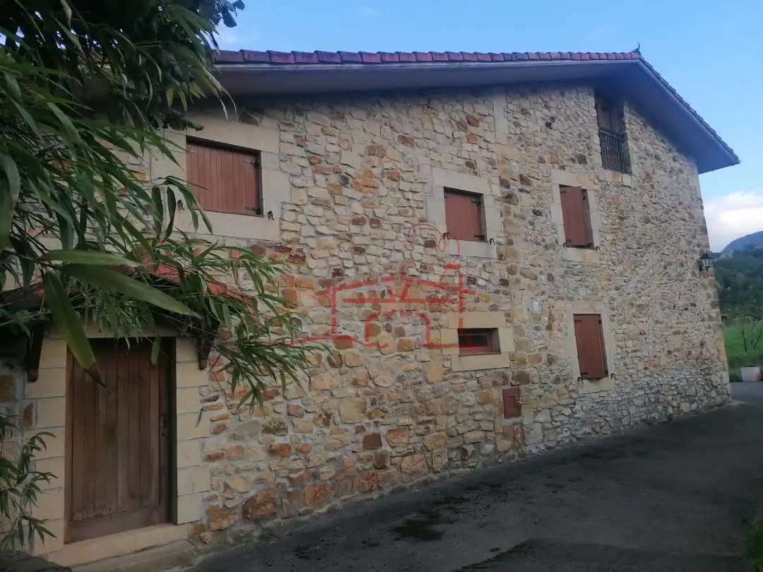 Außenansicht von Country house zum Verkauf in Amorebieta-Etxano mit Heizung, Terrasse und Balkon