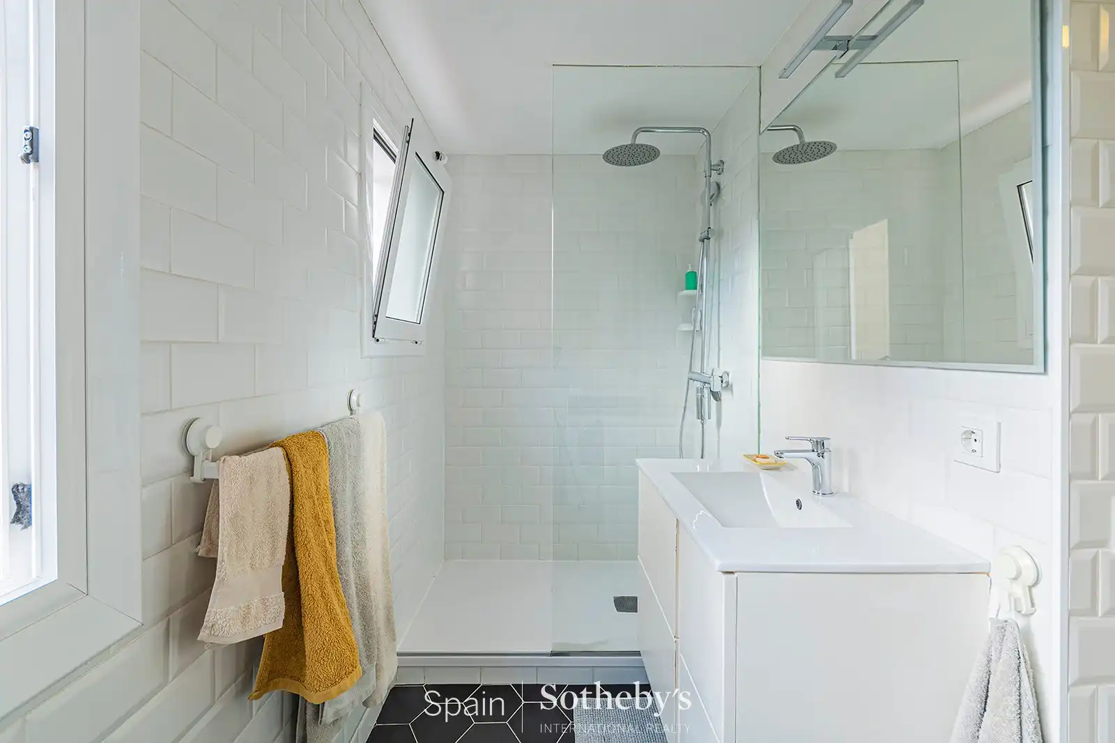 Baño de Apartamento en venta en Barcelona con Aire acondicionado, Calefacción y Terraza