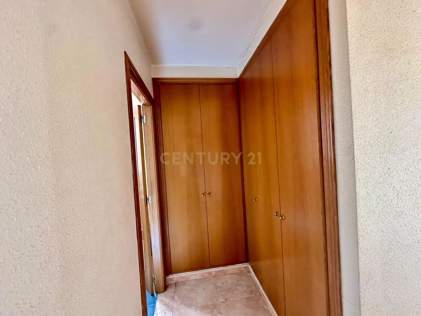 Casa adosada en venta en Jacarilla con Balcón
