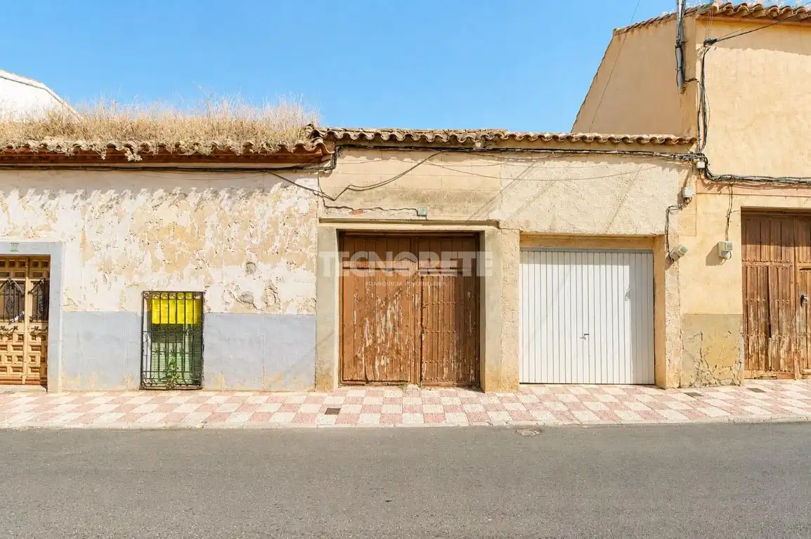 Vista exterior de Casa adosada en venta en Los Yébenes con Jardín privado