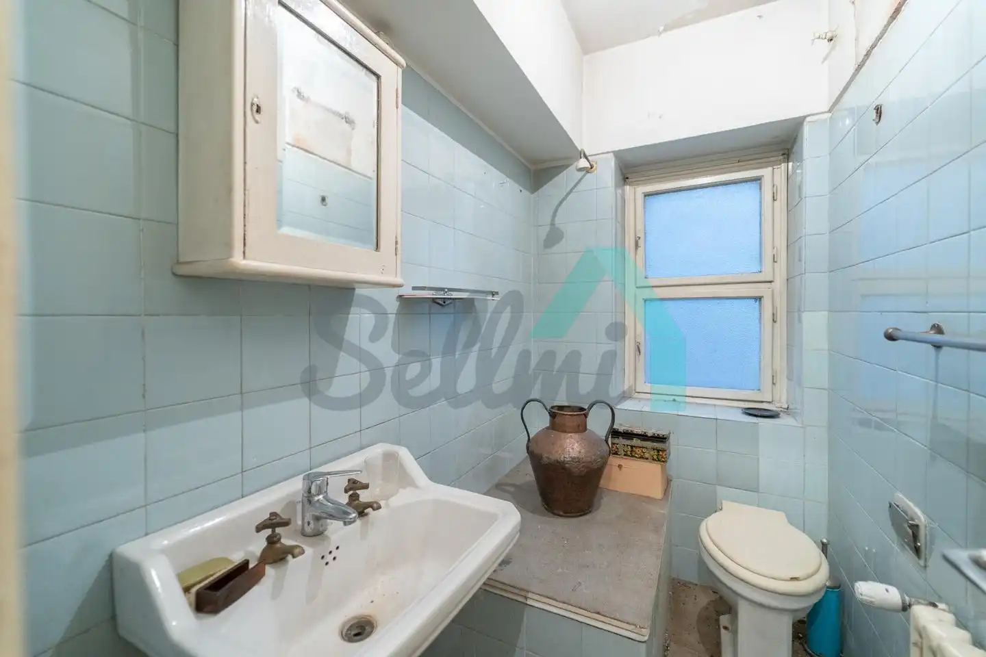 Baño de Piso en venta en Oviedo  con Calefacción y Parquet