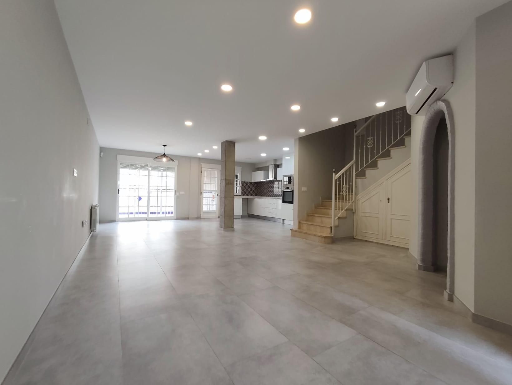 Casa adosada en venda a Alaquàs