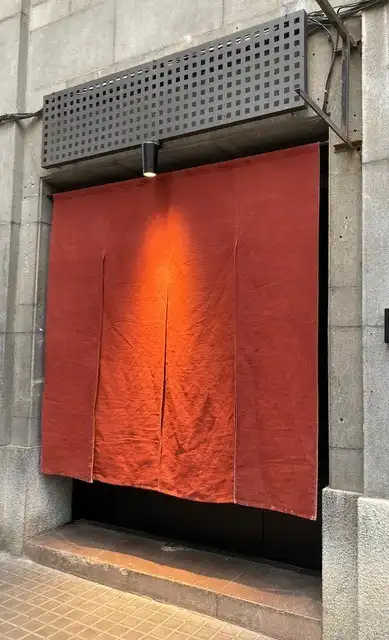 Vista exterior de Local en traspaso en Barcelona con Aire acondicionado, Calefacción y Amueblado