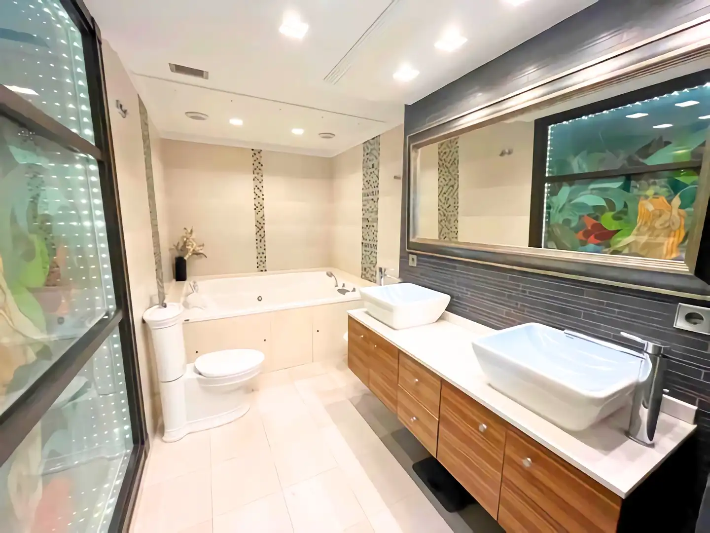 Badezimmer von Wohnung zum Verkauf in Valencia mit Klimaanlage, Heizung und Abstellraum