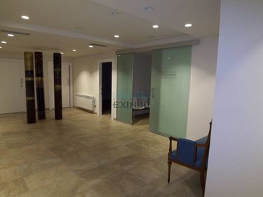 Office space with lift to rent in Bergara